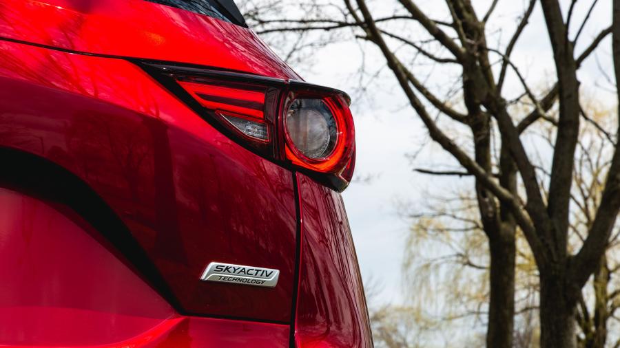 Детали экстерьера Mazda CX-5 Signature 2018 года  (NA) (фото 9 из 40)
